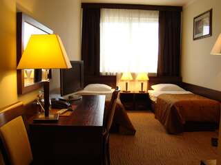 Отель Hotel Azalia & Spa Неполомице Двухместный номер с 1 кроватью или 2 отдельными кроватями-3