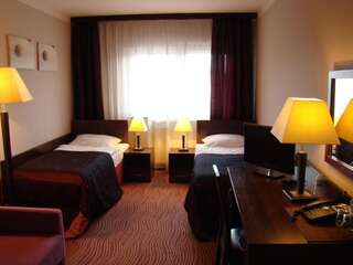 Отель Hotel Azalia & Spa Неполомице Двухместный номер с 1 кроватью или 2 отдельными кроватями-5