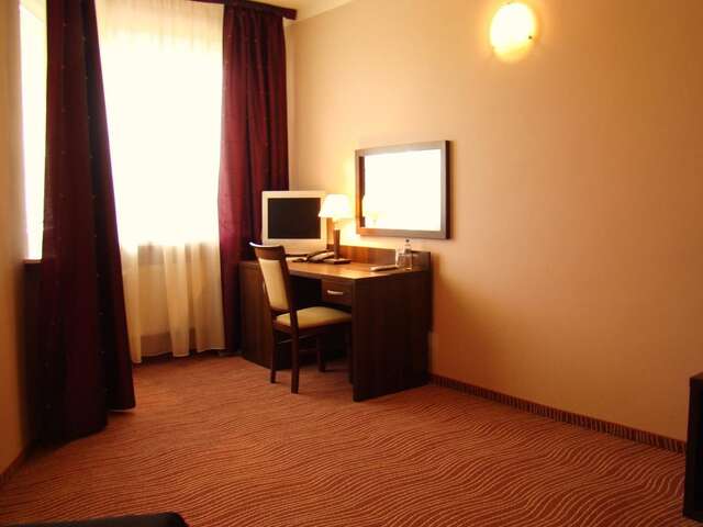 Отель Hotel Azalia & Spa Неполомице-46